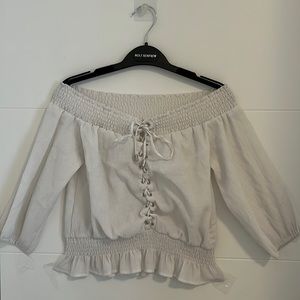 White top with no brand